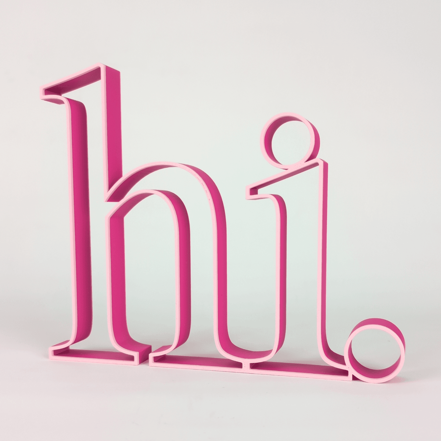 Schriftzug „hi.“ in Pink und Magenta vor hellem Hintergrund